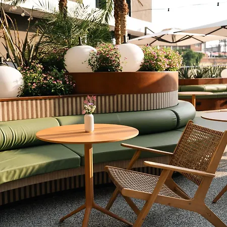 Hotel The Social Hub 4*