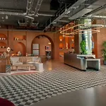 The Social Hub 4*