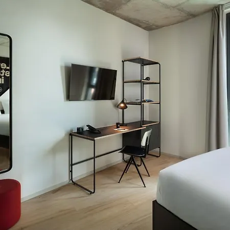 Hotel The Social Hub 4*