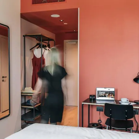 The Social Hub Отель 4*