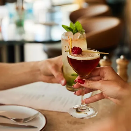 The Social Hub Отель 4*