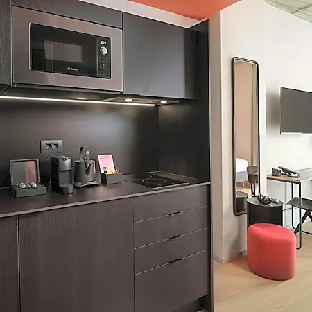 The Social Hub 4* Rom